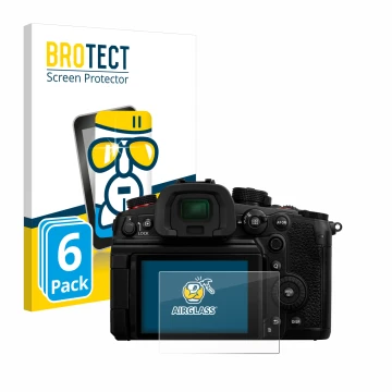 Parte frontal de un envase de producto con el logotipo de la marca BROTECT. Al lado se muestra el dispositivo Panasonic Lumix 