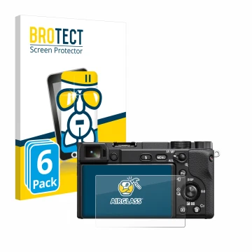 Parte frontal de un envase de producto con el logotipo de la marca BROTECT. Al lado se muestra el dispositivo Sony Alpha 6100A