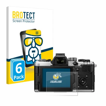 Parte frontal de un envase de producto con el logotipo de la marca BROTECT. Al lado se muestra el dispositivo OM System OM-3 c