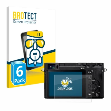 Parte frontal de un envase de producto con el logotipo de la marca BROTECT. Al lado se muestra el dispositivo Sony RX1R III co