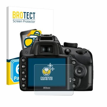 Parte frontal de un envase de producto con el logotipo de la marca BROTECT. Al lado se muestra el dispositivo Nikon D3200 con 