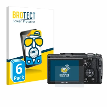 Parte frontal de un envase de producto con el logotipo de la marca BROTECT. Al lado se muestra el dispositivo Ricoh GR II 2015