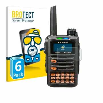 Parte frontal de un envase de producto con el logotipo de la marca BROTECT. Al lado se muestra el dispositivo Yaesu FT-70DR co