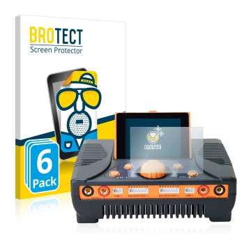 Parte frontal de un envase de producto con el logotipo de la marca BROTECT. Al lado se muestra el dispositivo Junsi iCharger 4