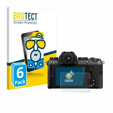 Parte frontal de un envase de producto con el logotipo de la marca BROTECT. Al lado se muestra el dispositivo Fujifilm X-S20 c