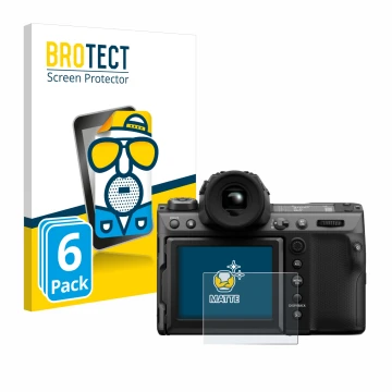 Parte frontal de un envase de producto con el logotipo de la marca BROTECT. Al lado se muestra el dispositivo Fujifilm GFX100 