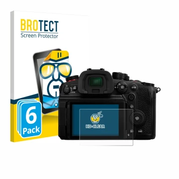 Parte frontal de un envase de producto con el logotipo de la marca BROTECT. Al lado se muestra el dispositivo Panasonic Lumix 