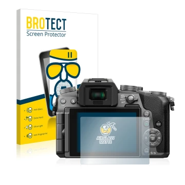 Parte frontal de un envase de producto con el logotipo de la marca BROTECT. Al lado se muestra el dispositivo Panasonic Lumix 