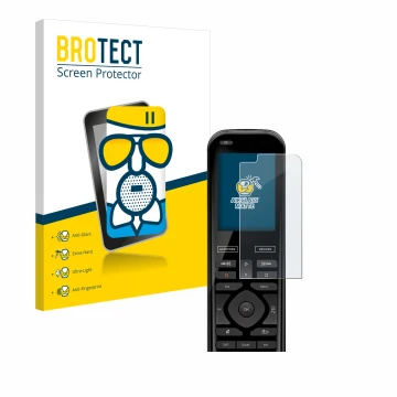 Parte frontal de un envase de producto con el logotipo de la marca BROTECT. Al lado se muestra el dispositivo Logitech Harmony