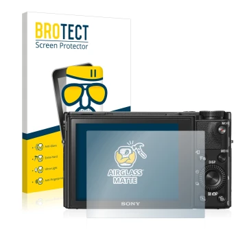 Parte frontal de un envase de producto con el logotipo de la marca BROTECT. Al lado se muestra el dispositivo Sony Cyber-Shot 