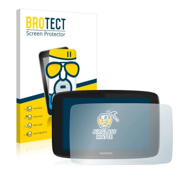 Parte frontal de un envase de producto con el logotipo de la marca BROTECT. Al lado se muestra el dispositivo TomTom GO Essent