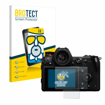 Parte frontal de un envase de producto con el logotipo de la marca BROTECT. Al lado se muestra el dispositivo Panasonic Lumix 