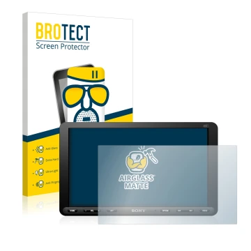 Parte frontal de un envase de producto con el logotipo de la marca BROTECT. Al lado se muestra el dispositivo Sony XAV-AX8050D