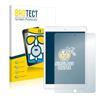 Parte frontal de un envase de producto con el logotipo de la marca BROTECT. Al lado se muestra el dispositivo Apple iPad 10.2
