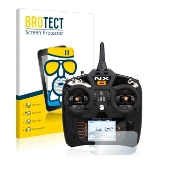 Parte frontal de un envase de producto con el logotipo de la marca BROTECT. Al lado se muestra el dispositivo Spektrum NX6 con