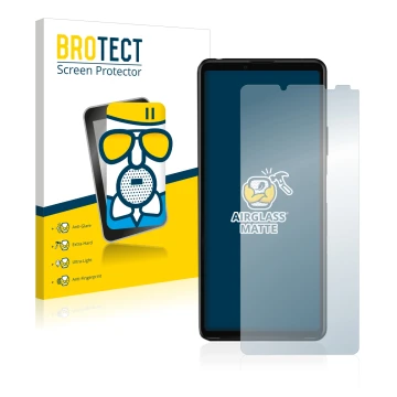 Parte frontal de un envase de producto con el logotipo de la marca BROTECT. Al lado se muestra el dispositivo Sony Xperia 10 I