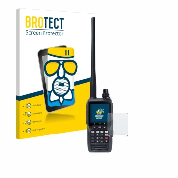 Parte frontal de un envase de producto con el logotipo de la marca BROTECT. Al lado se muestra el dispositivo Yaesu FTA-550 co