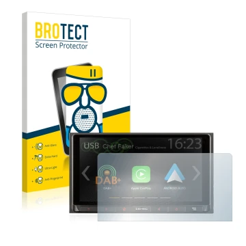 Parte frontal de un envase de producto con el logotipo de la marca BROTECT. Al lado se muestra el dispositivo Zenec Z-N528 con