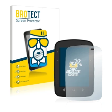 Parte frontal de un envase de producto con el logotipo de la marca BROTECT. Al lado se muestra el dispositivo TwoNav Terra con