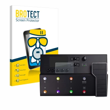 Parte frontal de un envase de producto con el logotipo de la marca BROTECT. Al lado se muestra el dispositivo Line 6 POD Go co