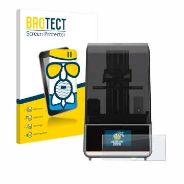 Parte frontal de un envase de producto con el logotipo de la marca BROTECT. Al lado se muestra el dispositivo Anycubic Photon 