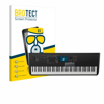 Parte frontal de un envase de producto con el logotipo de la marca BROTECT. Al lado se muestra el dispositivo Yamaha MODX8+ co