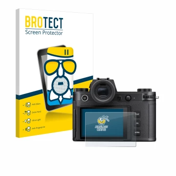 Parte frontal de un envase de producto con el logotipo de la marca BROTECT. Al lado se muestra el dispositivo Leica SL3-S con 