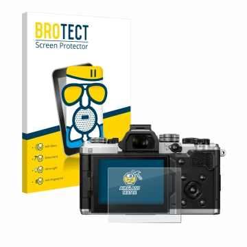 Parte frontal de un envase de producto con el logotipo de la marca BROTECT. Al lado se muestra el dispositivo OM System OM-3 c