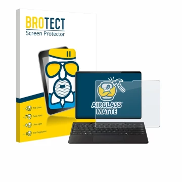 Parte frontal de un envase de producto con el logotipo de la marca BROTECT. Al lado se muestra el dispositivo Microsoft Surfac