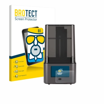 Parte frontal de un envase de producto con el logotipo de la marca BROTECT. Al lado se muestra el dispositivo Anycubic Photon 