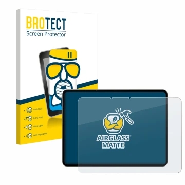 Parte frontal de un envase de producto con el logotipo de la marca BROTECT. Al lado se muestra el dispositivo realme Pad 3 con