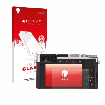 Parte frontal de un envase de producto con el logotipo de la marca upscreen. Al lado se muestra el dispositivo Leica D-Lux 7 c