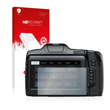 Parte frontal de un envase de producto con el logotipo de la marca upscreen. Al lado se muestra el dispositivo Blackmagic Pock