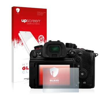 Parte frontal de un envase de producto con el logotipo de la marca upscreen. Al lado se muestra el dispositivo Panasonic Lumix