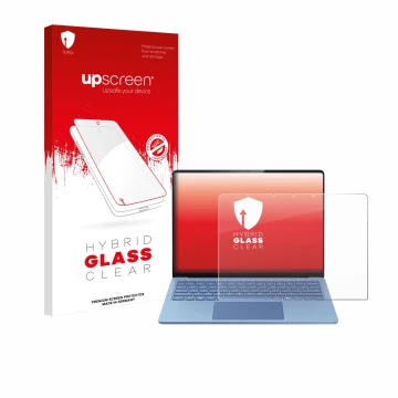 Parte frontal de un envase de producto con el logotipo de la marca upscreen. Al lado se muestra el dispositivo Microsoft Surfa