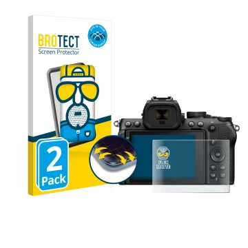 Parte frontal de un envase de producto con el logotipo de la marca BROTECT. Al lado se muestra el dispositivo Nikon Z50 II con