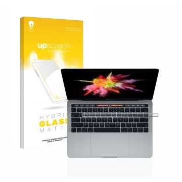 Parte frontal de un envase de producto con el logotipo de la marca upscreen. Al lado se muestra el dispositivo Apple MacBook P