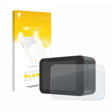 Parte frontal de un envase de producto con el logotipo de la marca upscreen. Al lado se muestra el dispositivo Akaso V50X con 