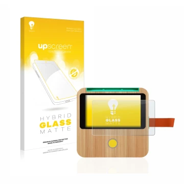 Parte frontal de un envase de producto con el logotipo de la marca upscreen. Al lado se muestra el dispositivo tigerbox Touch 