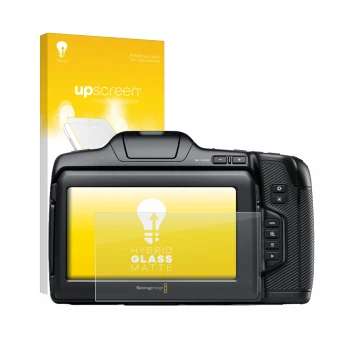 Parte frontal de un envase de producto con el logotipo de la marca upscreen. Al lado se muestra el dispositivo Blackmagic Pock