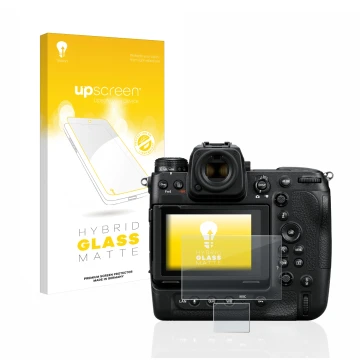 Parte frontal de un envase de producto con el logotipo de la marca upscreen. Al lado se muestra el dispositivo Nikon Z 9 (Pant