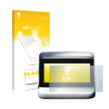 Parte frontal de un envase de producto con el logotipo de la marca upscreen. Al lado se muestra el dispositivo Tesla Model S P