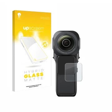 Parte frontal de un envase de producto con el logotipo de la marca upscreen. Al lado se muestra el dispositivo Insta360 One RS
