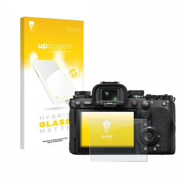 Parte frontal de un envase de producto con el logotipo de la marca upscreen. Al lado se muestra el dispositivo Sony Alpha 1 II