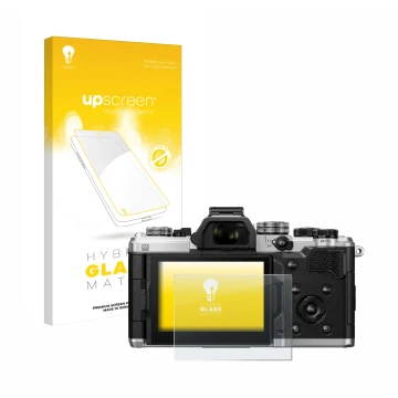 Parte frontal de un envase de producto con el logotipo de la marca upscreen. Al lado se muestra el dispositivo OM System OM-3 