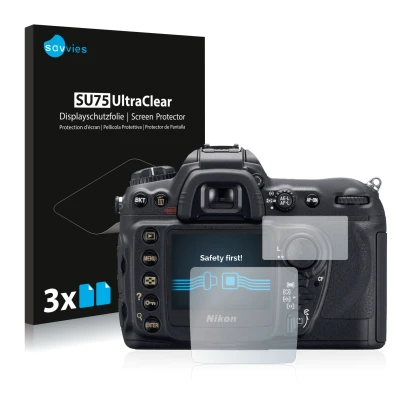 Parte frontal de un envase de producto con el logotipo de la marca Savvies. Al lado se muestra el dispositivo Nikon D200 con s