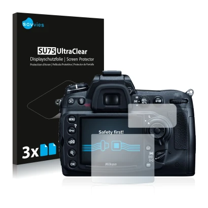 Parte frontal de un envase de producto con el logotipo de la marca Savvies. Al lado se muestra el dispositivo Nikon D300 con s