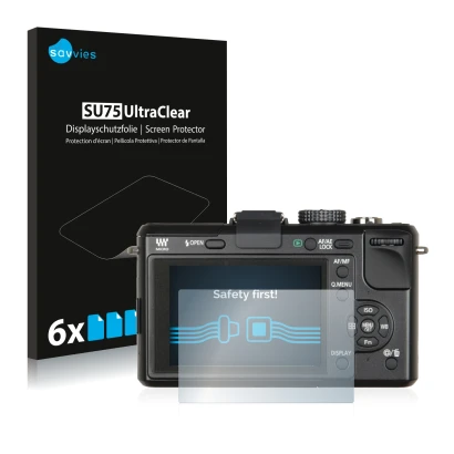 Parte frontal de un envase de producto con el logotipo de la marca Savvies. Al lado se muestra el dispositivo Panasonic Lumix 