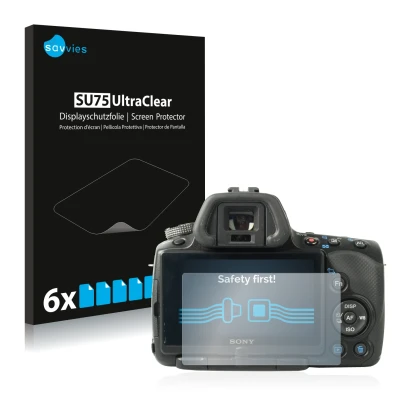 Parte frontal de un envase de producto con el logotipo de la marca Savvies. Al lado se muestra el dispositivo Sony Alpha 55 (S