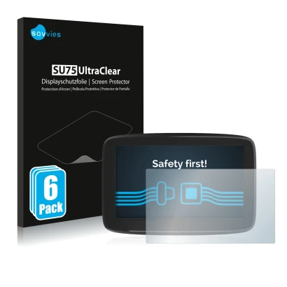 Parte frontal de un envase de producto con el logotipo de la marca Savvies. Al lado se muestra el dispositivo TomTom GO Classi